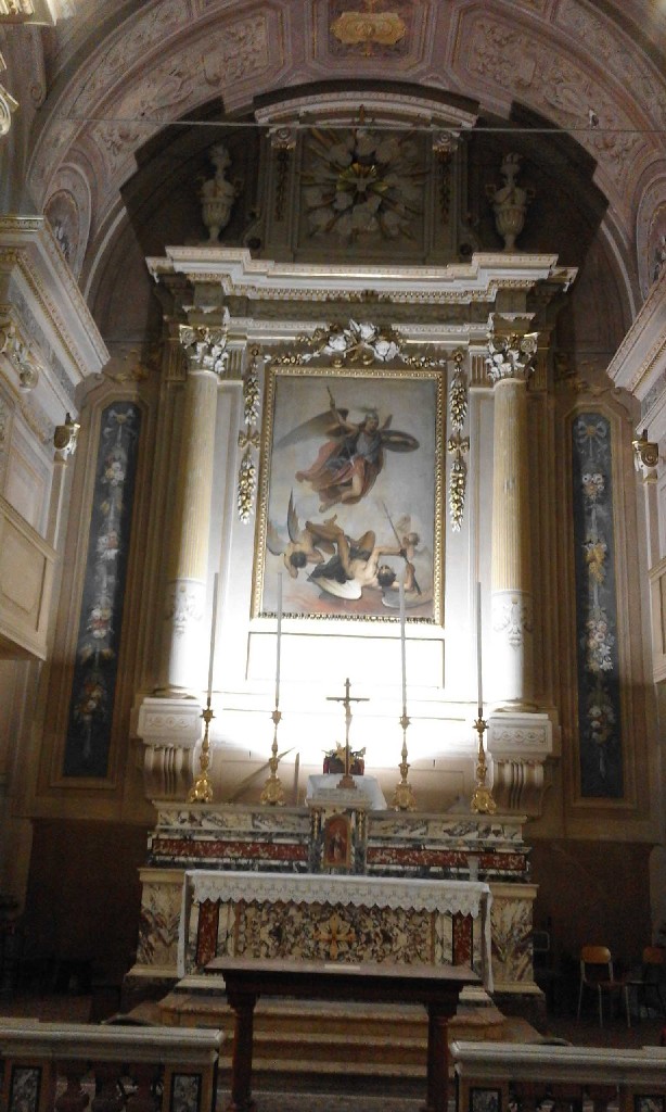 INTERNO CHIESA S. MICHELE