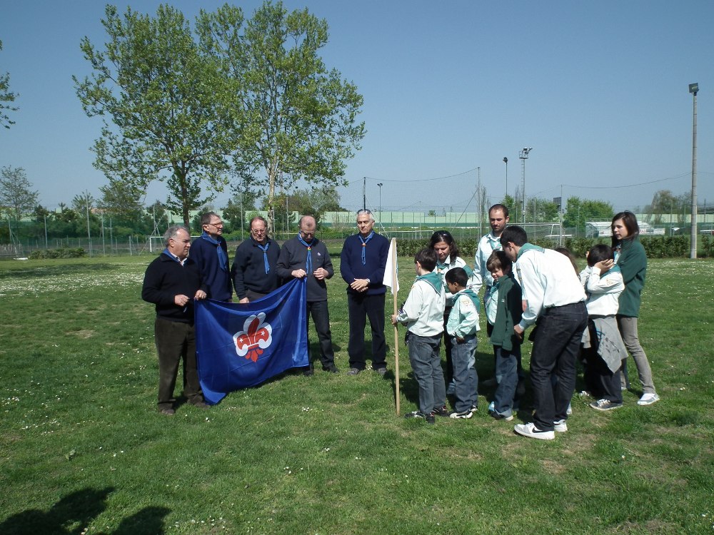 Scout degli avventisti del 7° Giorno per la consegna della Bibbia