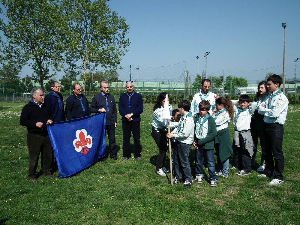 Scout degli avventisti del 7° Giorno per la consegna della Bibbia