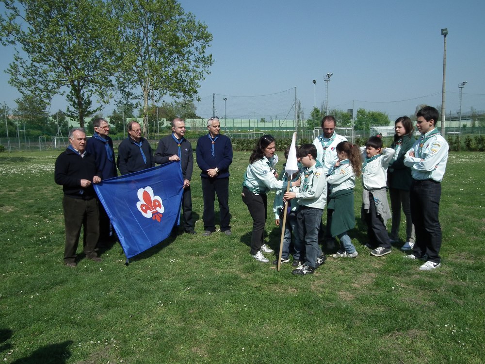 Scout degli avventisti del 7° Giorno per la consegna della Bibbia
