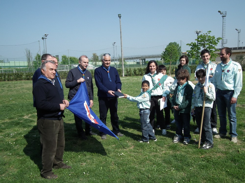 Scout degli avventisti del 7° Giorno per la consegna della Bibbia